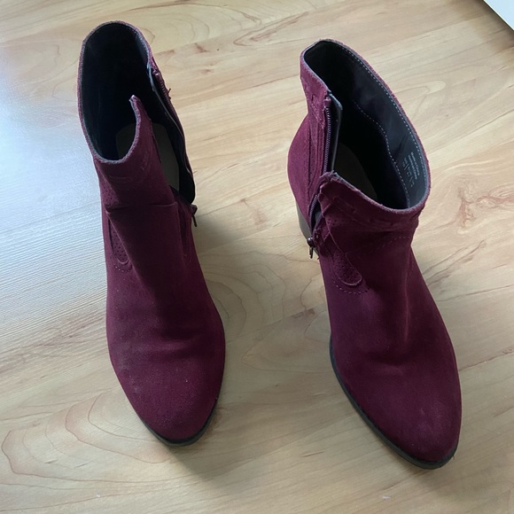 Market and Spruce Maroon Heeled Booties - Picture 2 of 9